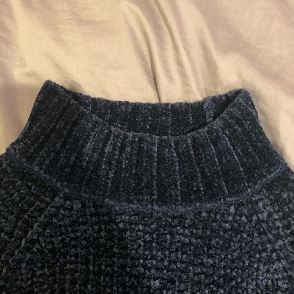H&M sweater - Picture 3 of 4